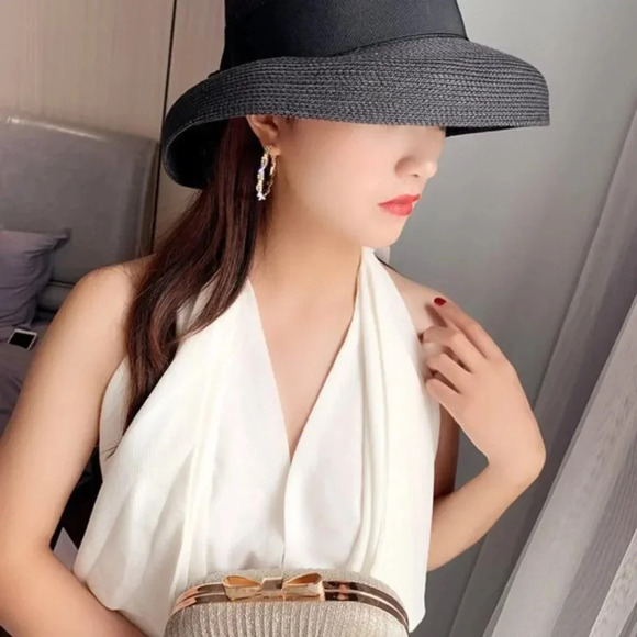 NEW 18K Gold Twisted Diamond Hoop Earrings - Picture 7 of 8